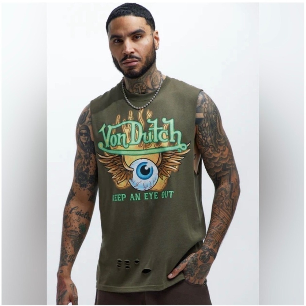 Von Dutch Keep An Eye Out Graphic Tee – Hunter Green – Size Medium – NWT